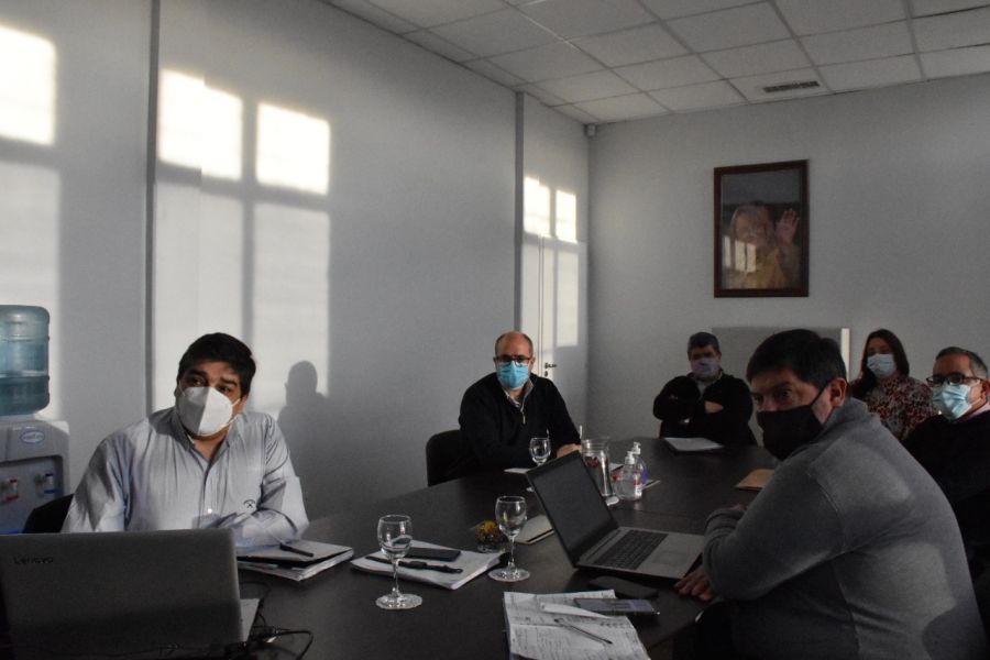 Salud concretó encuentro virtual con directores de hospitales de la provincia