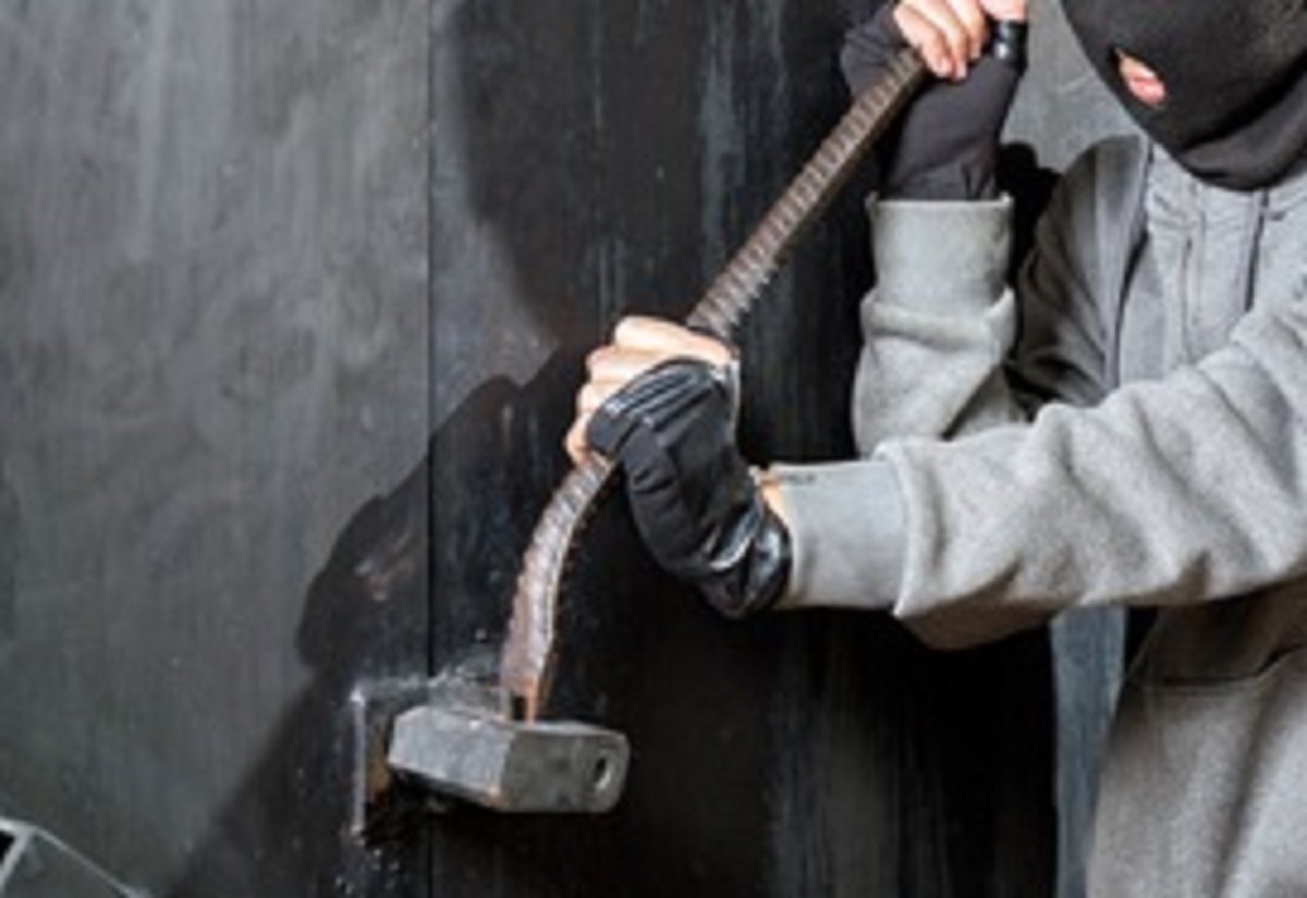 Robaron herramientas y una moto en un taller sobre Tierra del Fuego