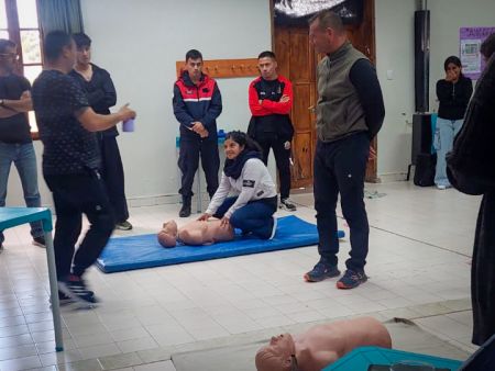 Los Antiguos: capacitación en reanimación cardiopulmonar