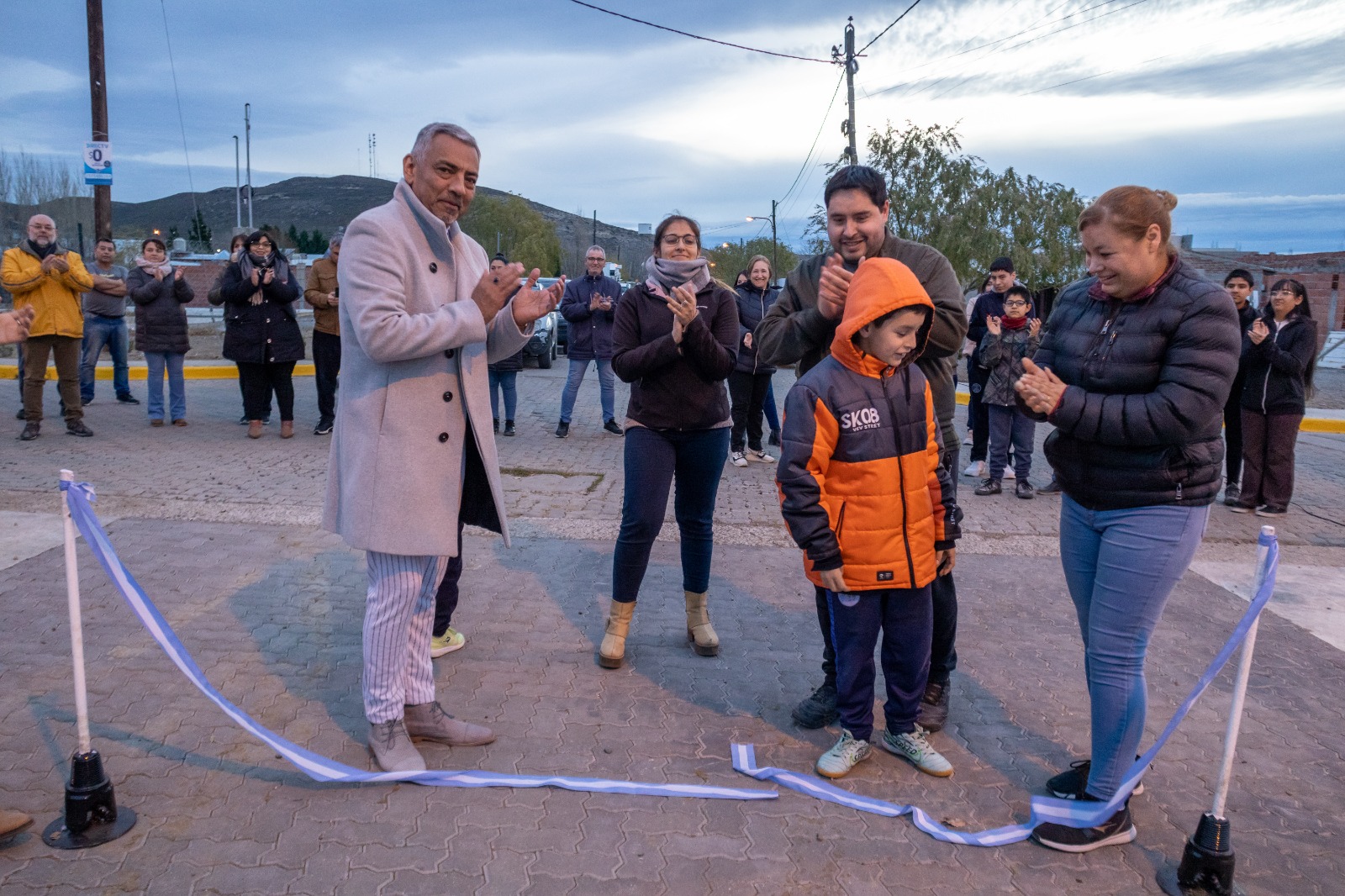 Inauguran pavimento intertrabado en otras tres calles de Cañadón Seco