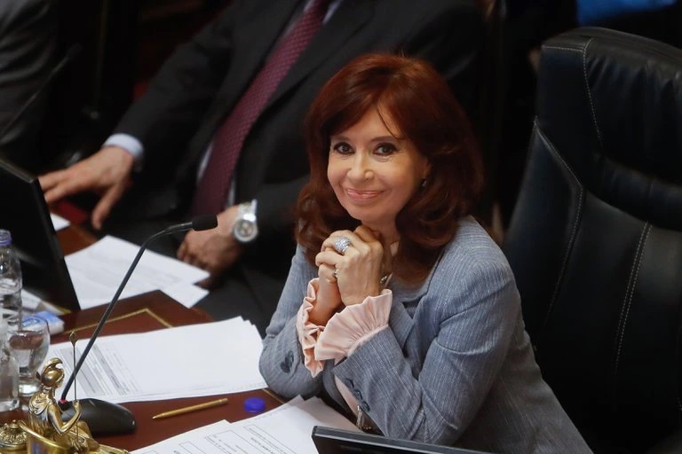 Hotesur y Los Sauces: la UIF le pidió a la Justicia que defina el sobreseimiento de CFK con un argumento a favor de la vicepresidenta
