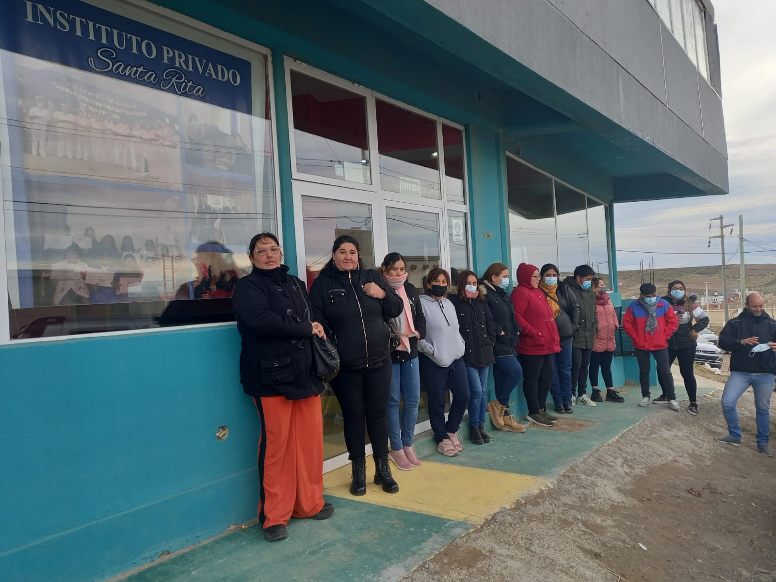 Alumnos del Instituto Santa Rita reclaman su título terciario y aún no tienen respuesta