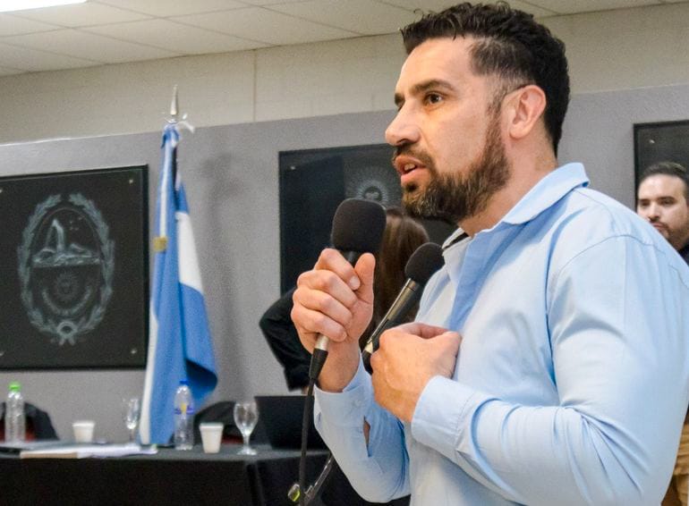 Gabriel Galarza: “El financiamiento impulsara el desarrollo de Santa Cruz y dará margen para mejorar los salarios de los trabajadores y trabajadoras estatales”