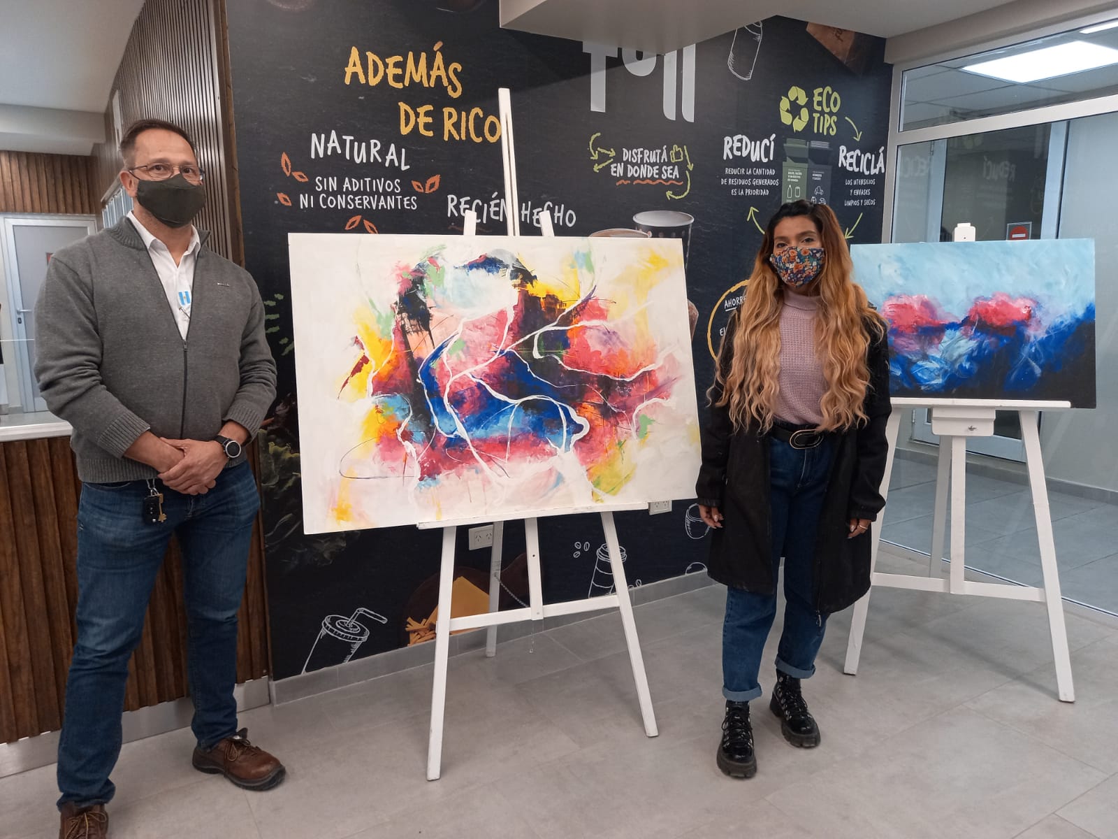 La artista Rián Betina inauguró una muestra artística en la nueva YPF Full.