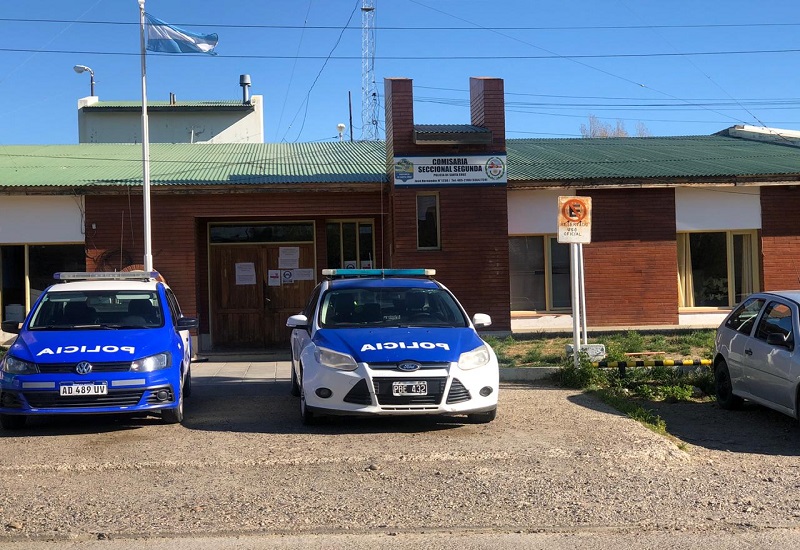 Joven alcoholizado insultó y amenazó a su madre con un cuchillo: terminó detenido