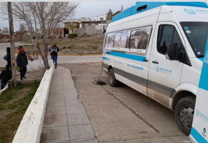 A las 9 AM se agotaron los turnos para DNI en el gimnasio Enrique Mosconi