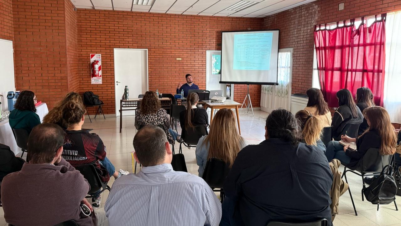 El guanaco en Santa Cruz: entre el desafío ambiental y su potencial nutricional