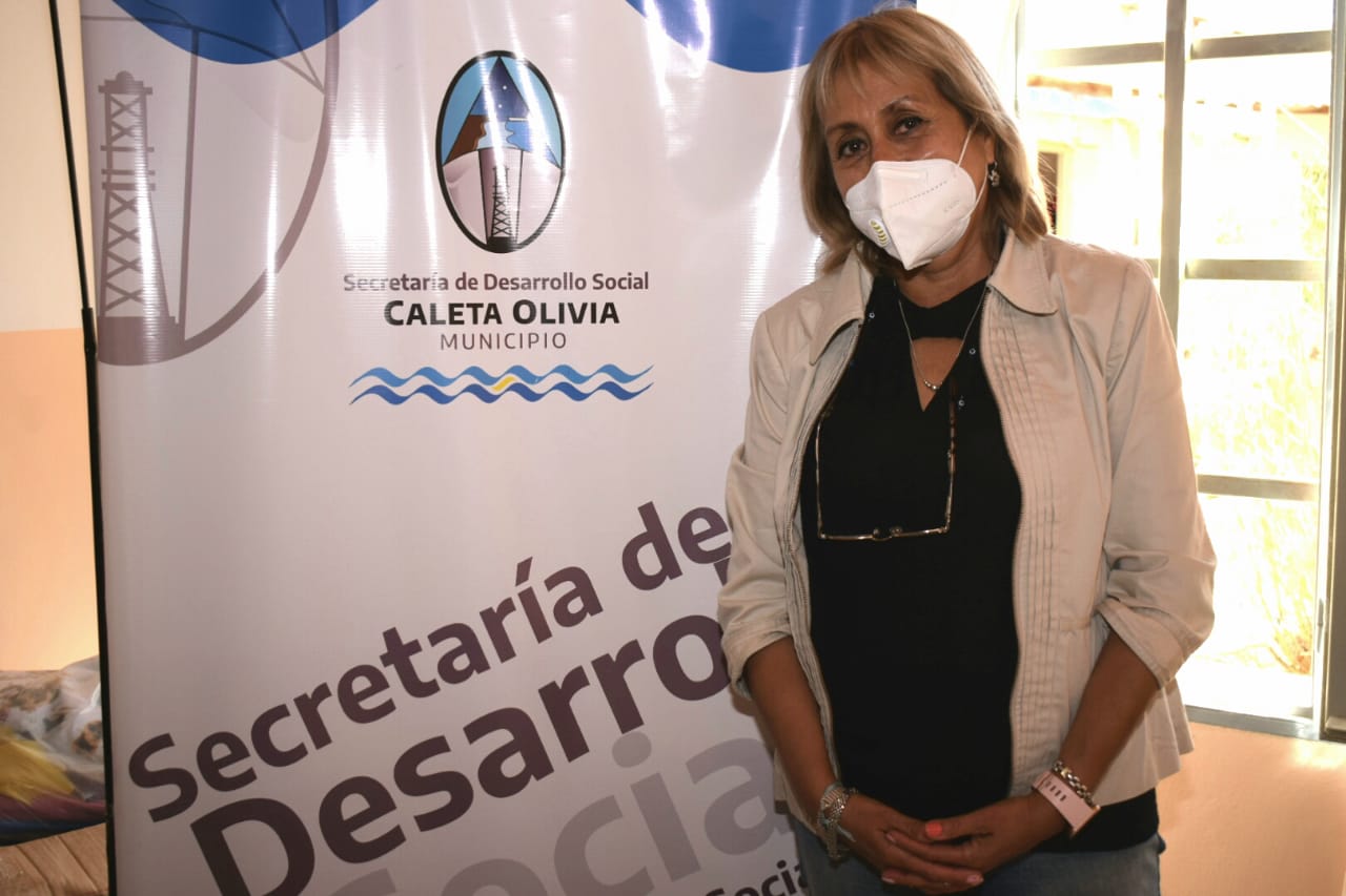 Desarrollo social continua con la entrega de garrafas en sus propias oficinas