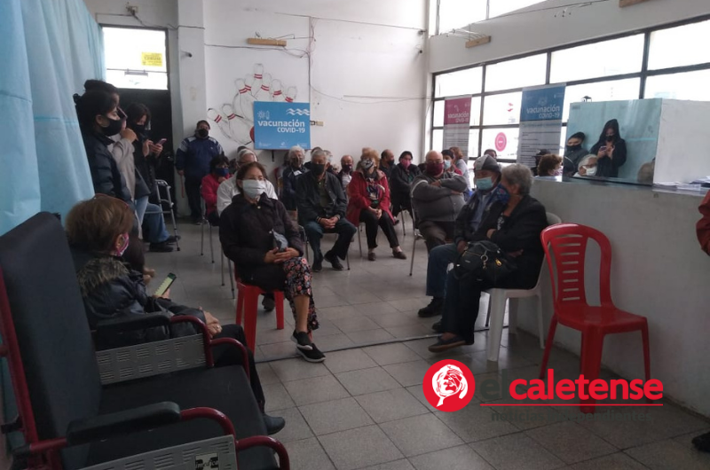 Llegaron a Caleta Olivia 1.180 segundos componentes de Sputnik V y 2.400 vacunas de AstraZeneca y Sinopharm