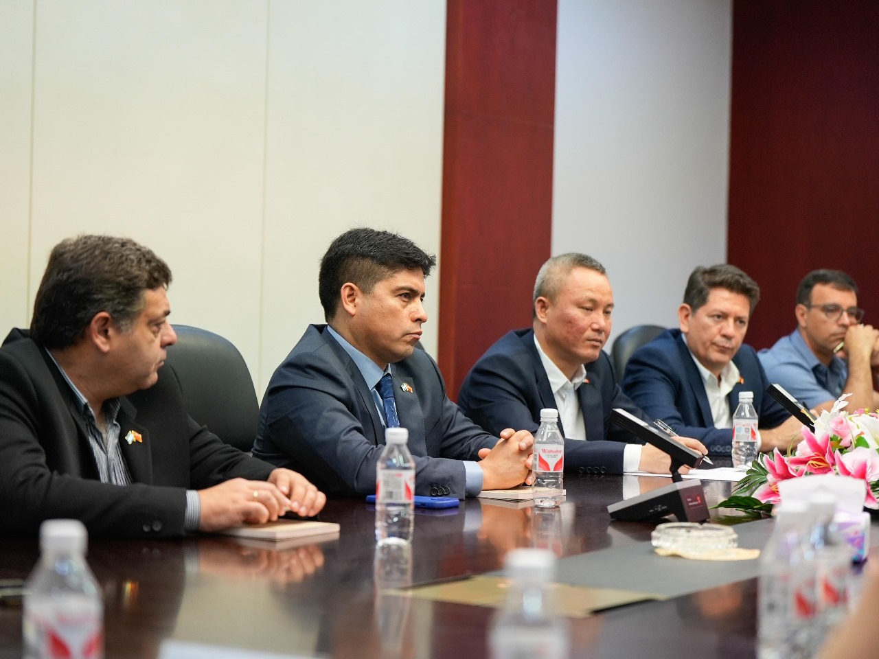 Vidal busca inversiones en China: 