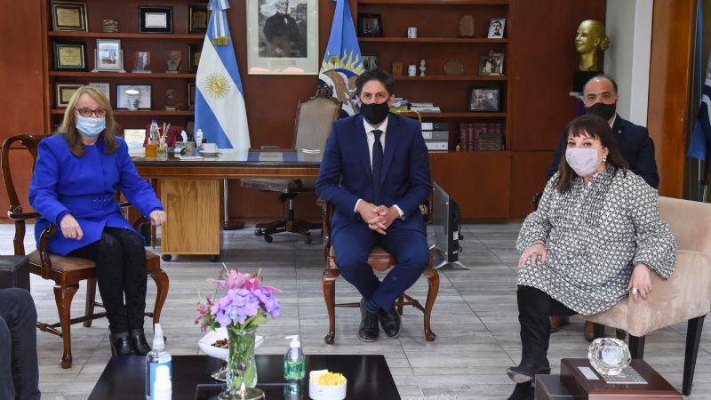 Mientras el CPE dijo que el regreso a clases presenciales estaba relacionado a la vacunación, el Ministro de Educación lo negó