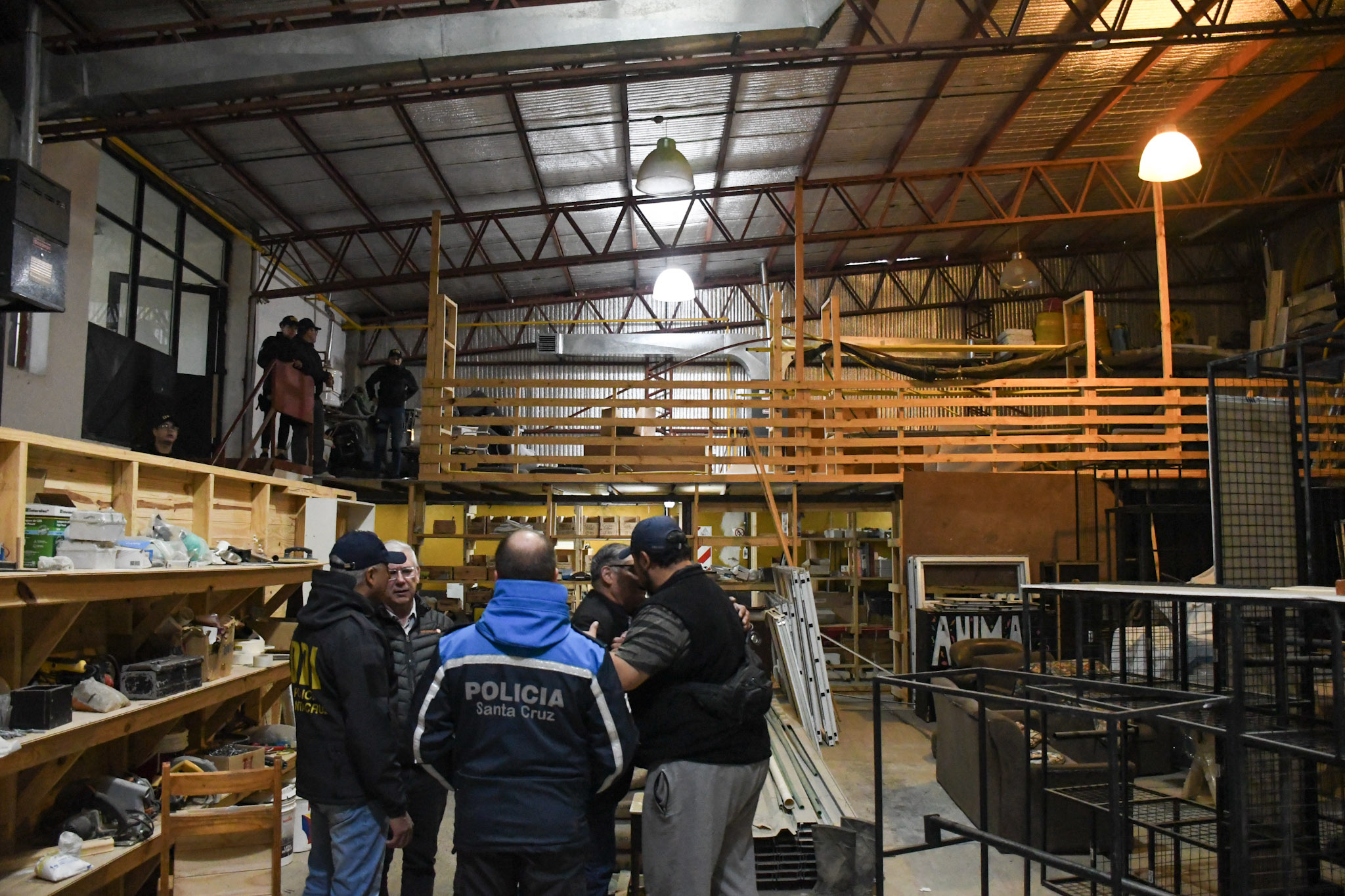Importante intervención policial en Cañadón Seco: secuestraron una camioneta por alcoholemia positiva de 2,28