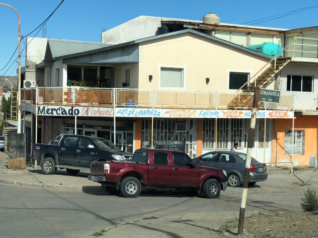 Insólito: una mujer apuñaló a un hombre por no venderle cerveza