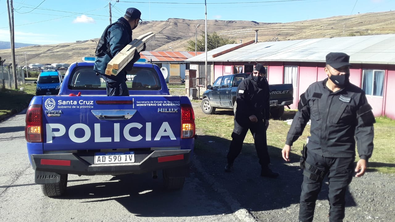 Una vecina denuncio un robo de materiales de la construcción y la policía detuvo al autor del hecho