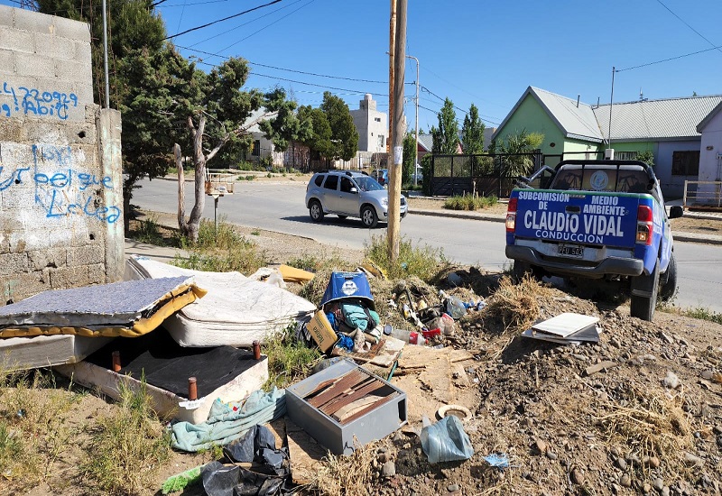 Caleta Olivia: Campaña de saneamiento ambiental en el B° 17 de octubre