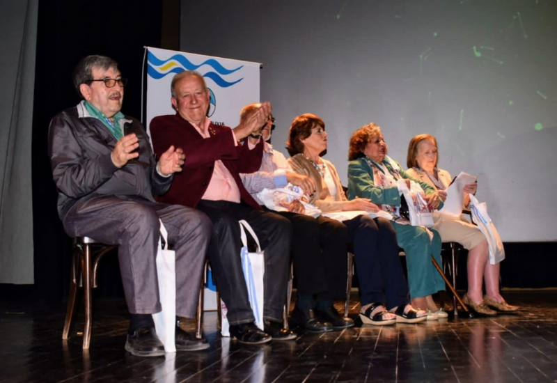 El Municipio homenajeó a vecinos pioneros que contribuyeron  al crecimiento de la ciudad 