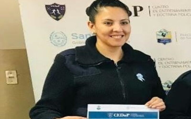 Policia Héroe: Salvó la vida de una nena de dos años