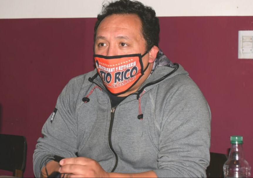 Hoy nueva reunión: Navarro dijo que podrían reabrir los gastronómicos al aire libre y con un 20% de ocupación en mesa