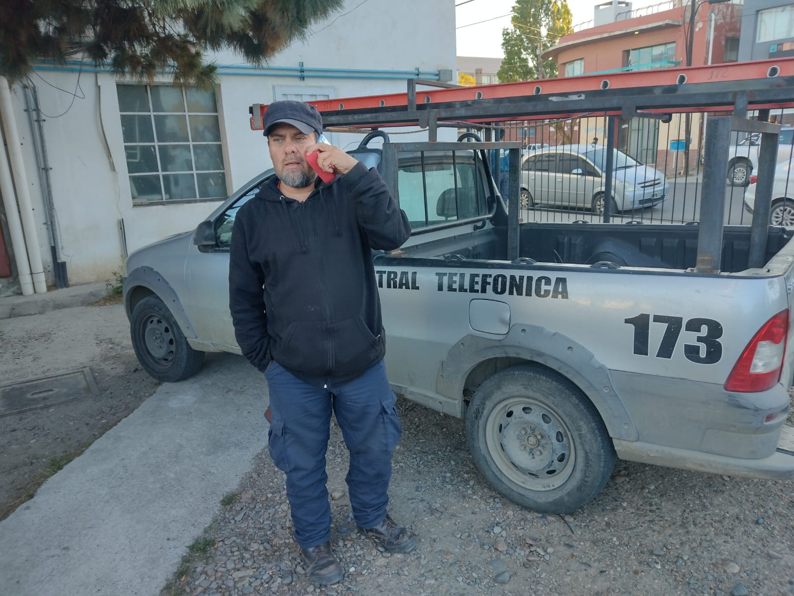 Trabajadores de la Central Telefónica continúa con reclamos al Municipio