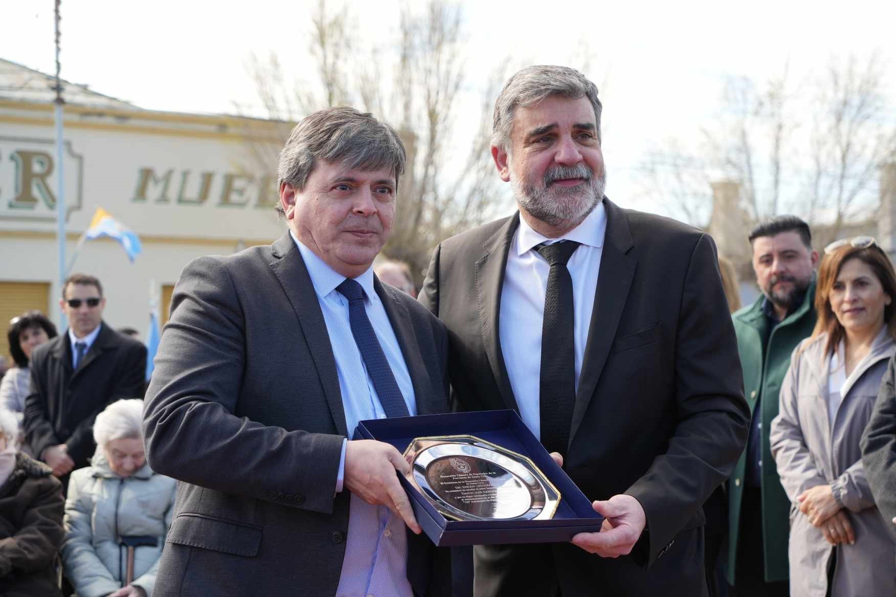 Leguizamón participó del acto oficial por el 123° aniversario de Puerto San Julián