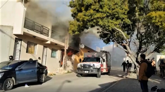 Incendio de magnitud en B° Astra, solo se reportaron daños materiales