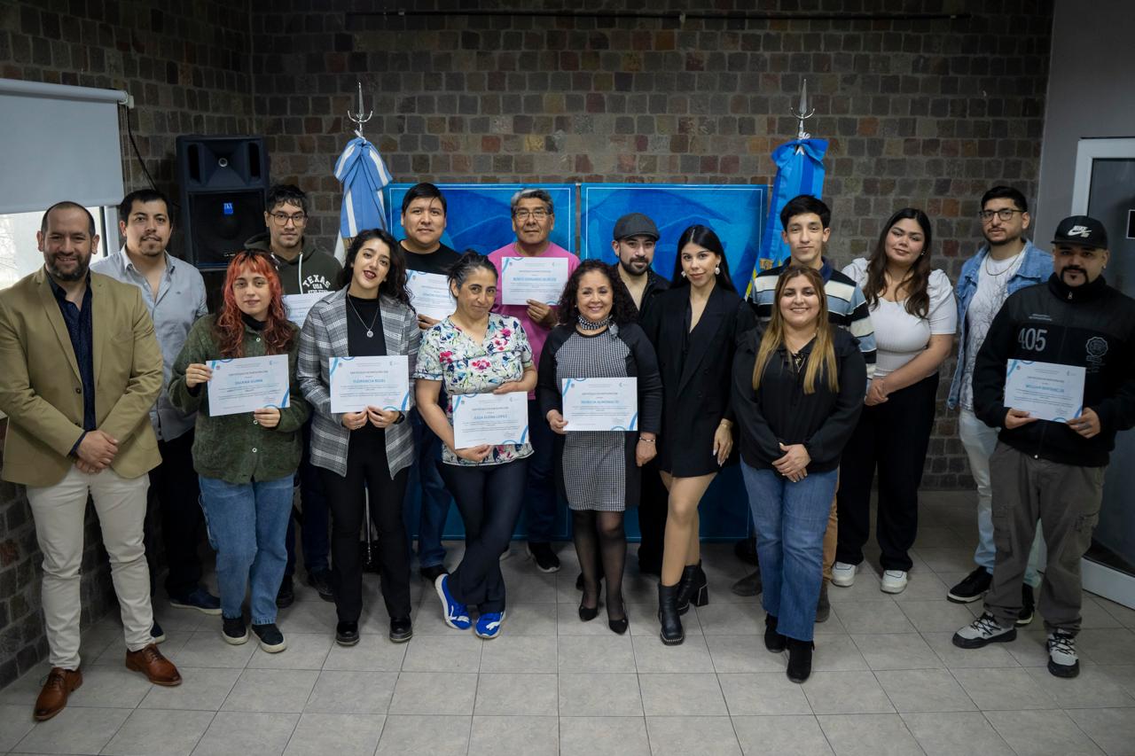 Se entregaron los certificados de la capacitación en Tango y Folklore