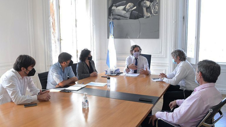 Terminó la reunión en Casa Rosada y se esperan definiciones sobre las restricciones contra la segunda ola de coronavirus