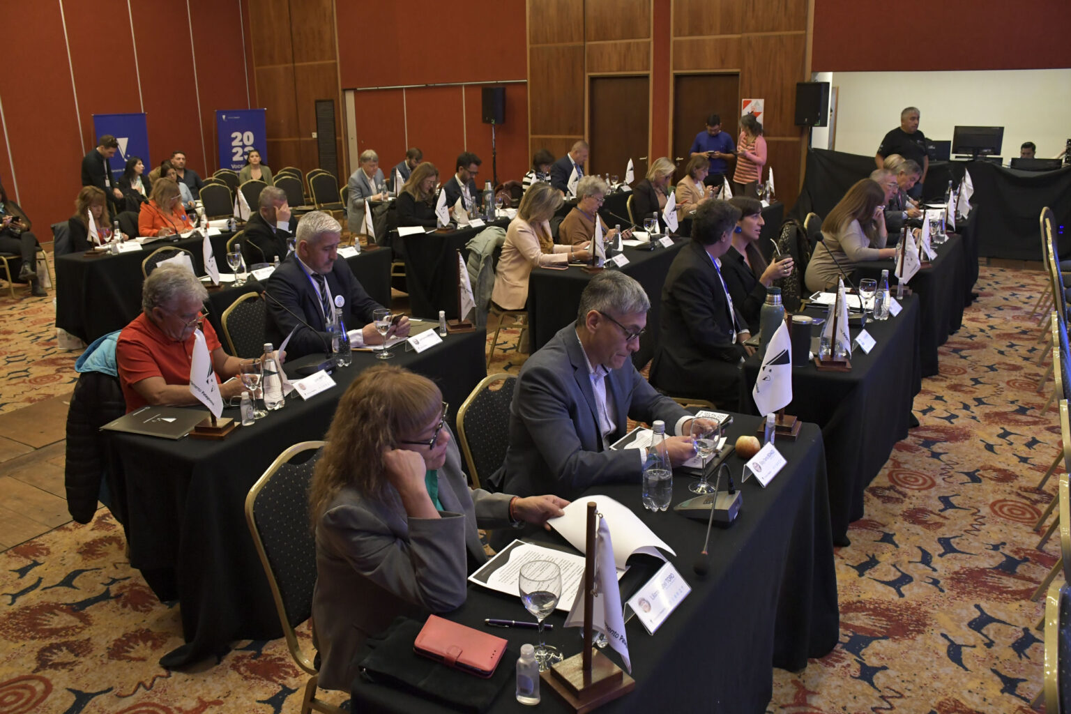 Legisladoras y Legisladores realizaron la primera sesión del Parlamento Patagónico en El Calafate