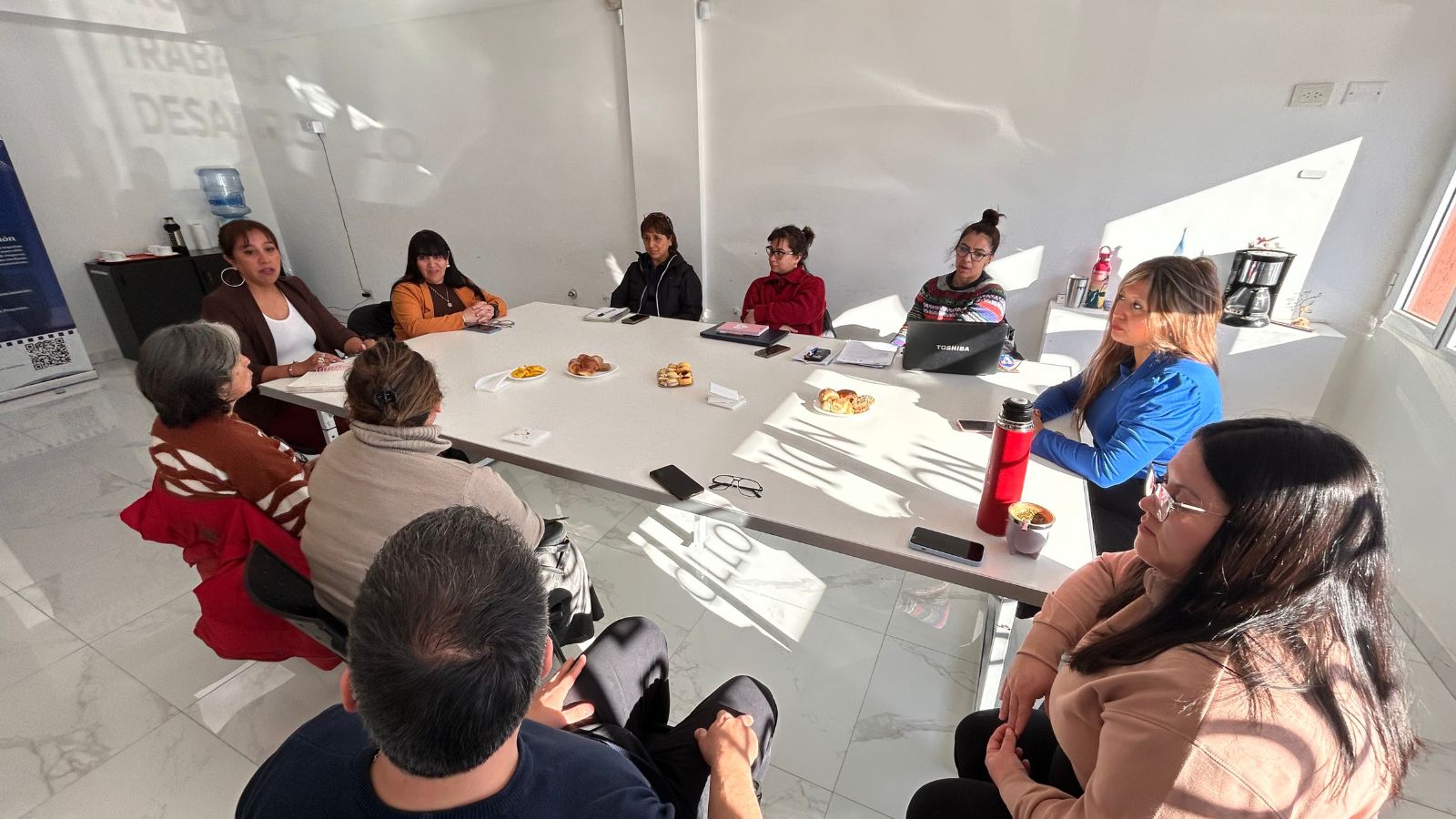 Una entrega de menores terminó con una denuncia por amenazas entre exparejas