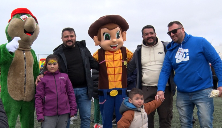 El estadio municipal se vistió de fiesta para agasajar a los más pequeños