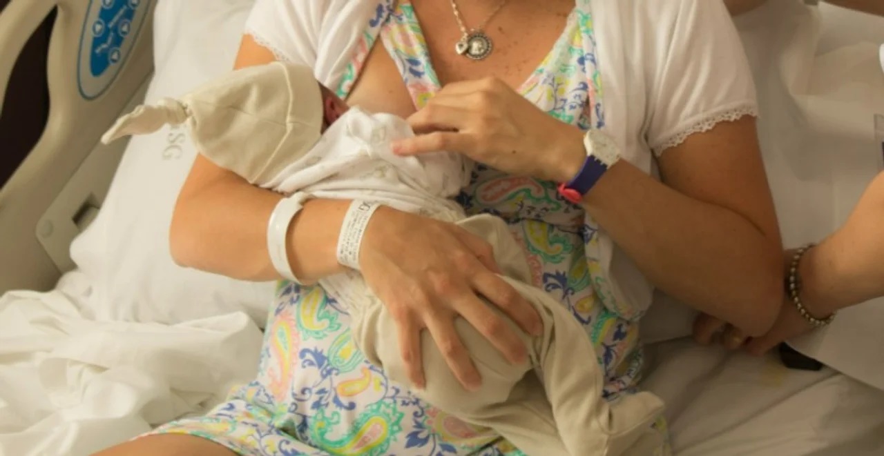 Chubut: Una jueza dio a luz y su pareja la agredió en el sanatorio donde está internada