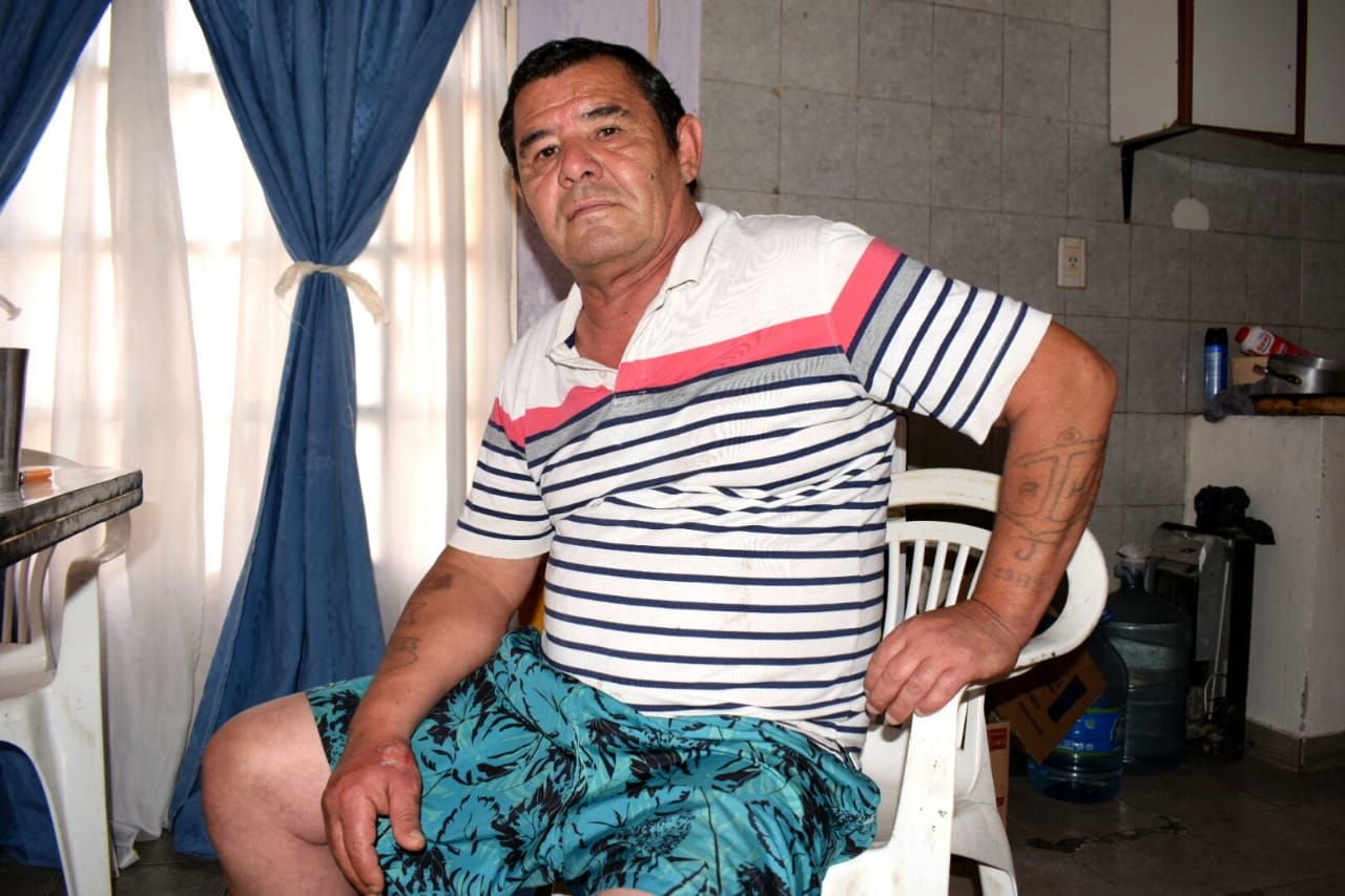 Jorge es el hombre que intentó quemarse dentro de su auto, cuenta toda la verdad del hecho y pide que lo dejen ir a vivir a Puerto Deseado