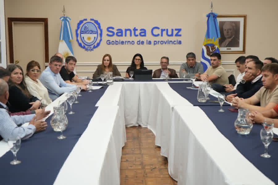 Santa Cruz busca fortalecer la actividad langostinera con una agenda conjunta