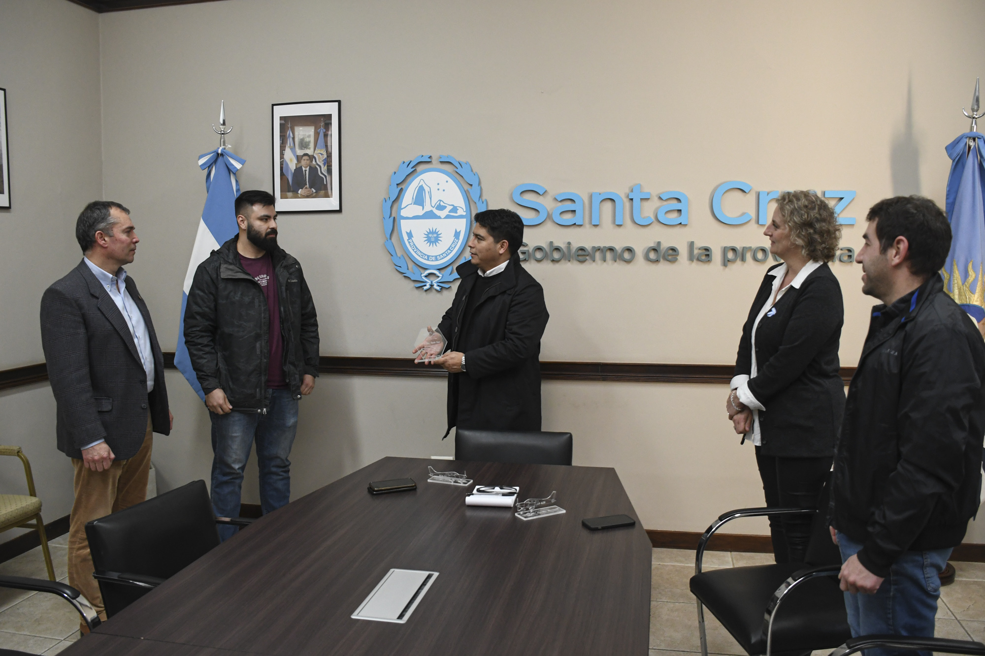 Gobierno: avanza la colaboración con el Aeroclub de Río Gallegos para capacitación 