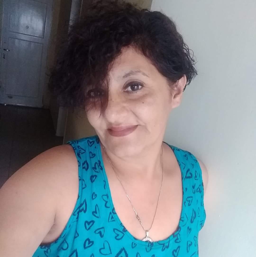 Separadas de niñas: Carolina Chandia busca a su media hermana en Caleta Olivia