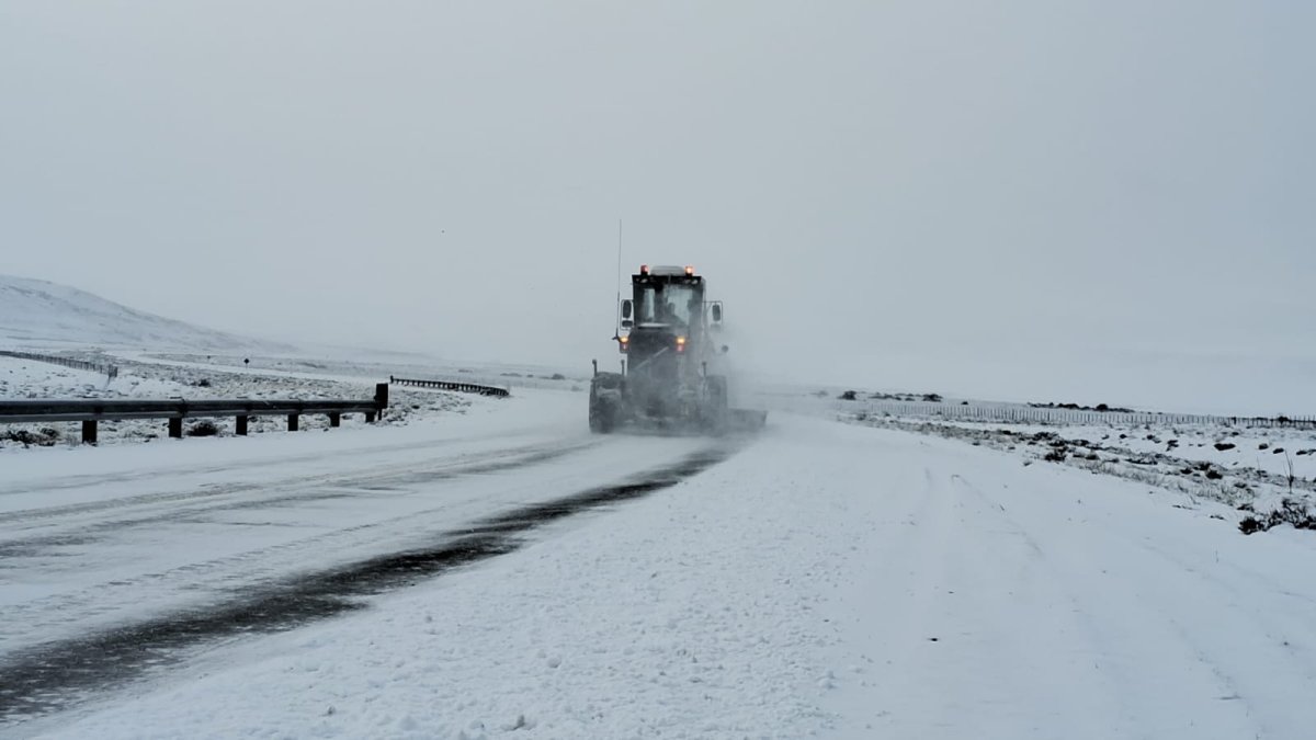 Vialidad Provincial mantiene el operativo invernal y advierte que la Ruta Provincial 47 continúa intransitable por el barro