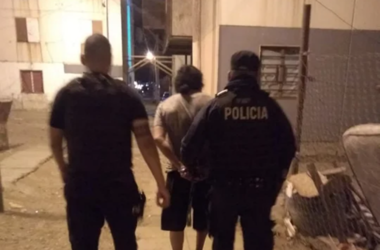 Tenía pedido de captura por tenencia y tráfico de drogas: lo detuvieron en un barrio