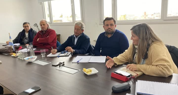 Autoridades sanitarias analizaron la situación sanitaria animal en Santa Cruz