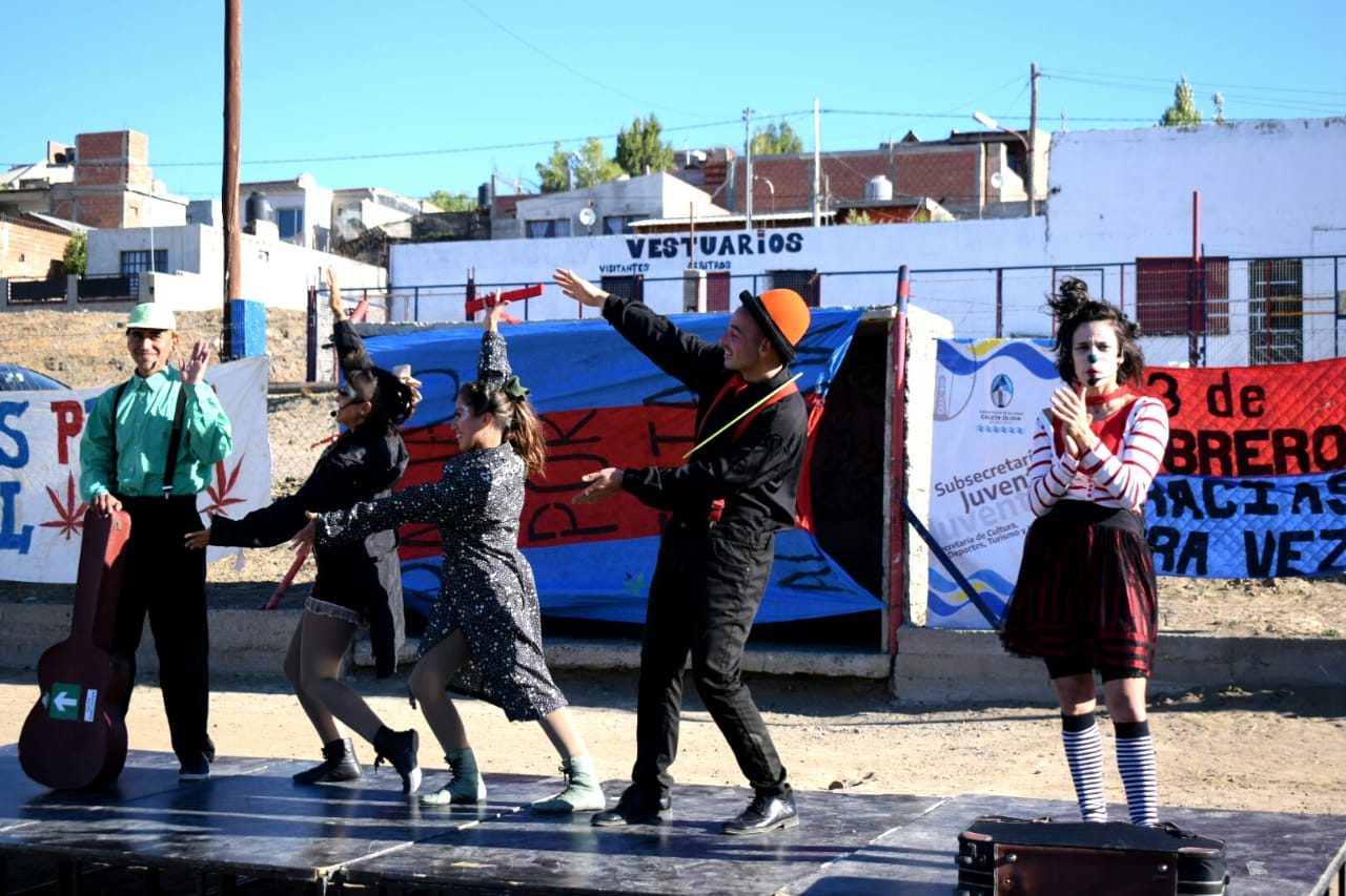 Descentralizar la cultura: Circo sur sur realizó funciones gratuitas en el barrio 3 de febrero