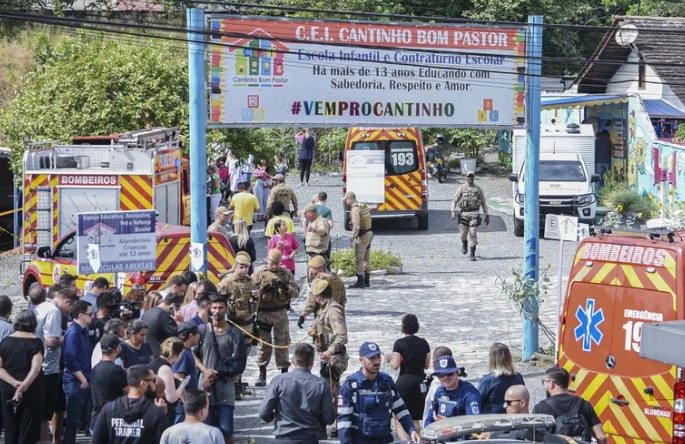 Horror en Brasil: un hombre mató a cuatro niños con un hacha en una guardería de Blumenau