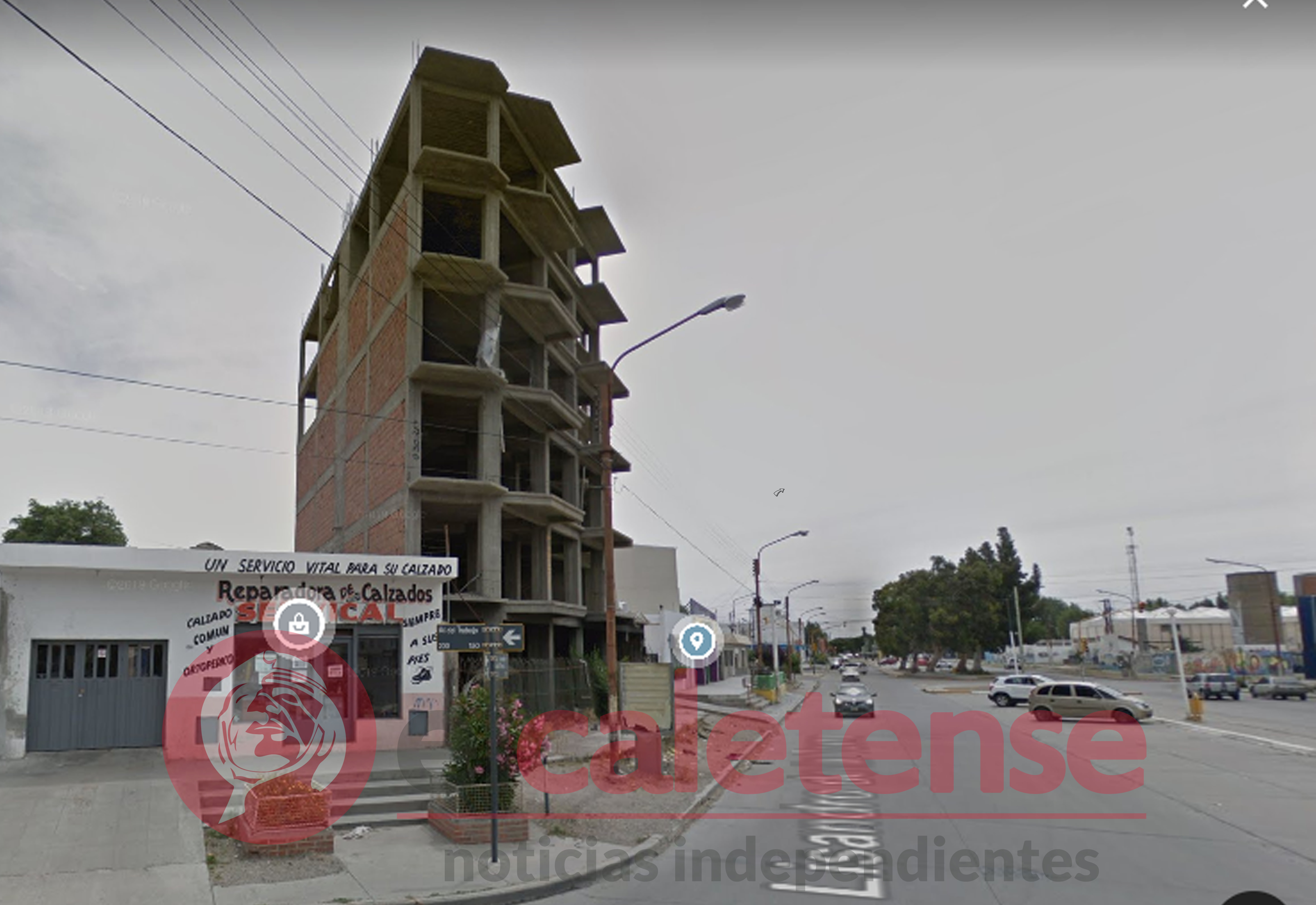 Discutió con su mamá y amenazó con arrojarse de un edificio abandonado 