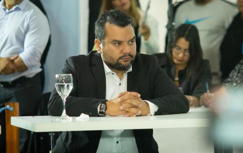El Concejal Juárez afirmó que el municipio paga a empleados que se encuentran en otras provincias, incluso en otro país.