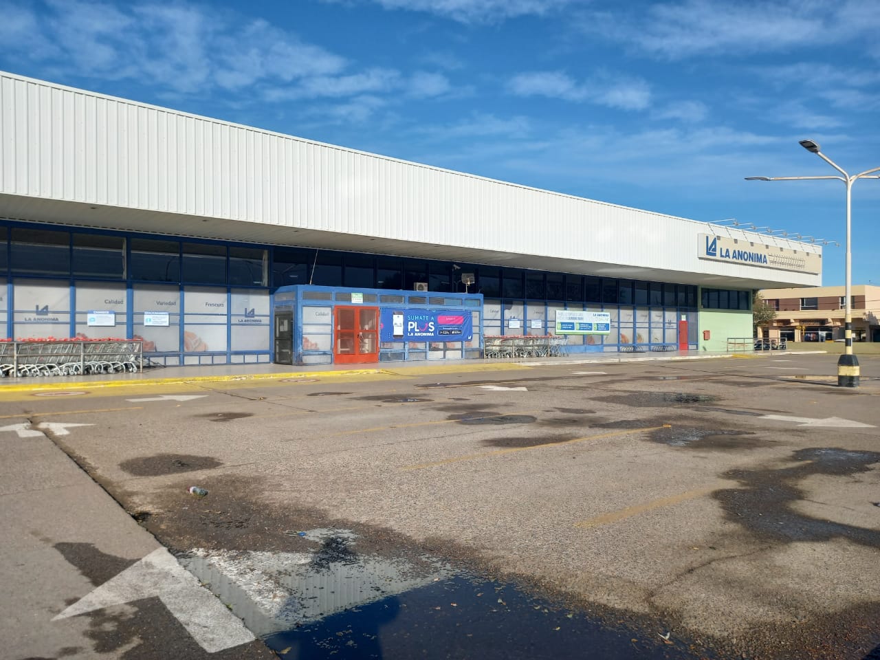 Cierran la sucursal 31 de La Anónima por 3 casos positivos de Covid 19