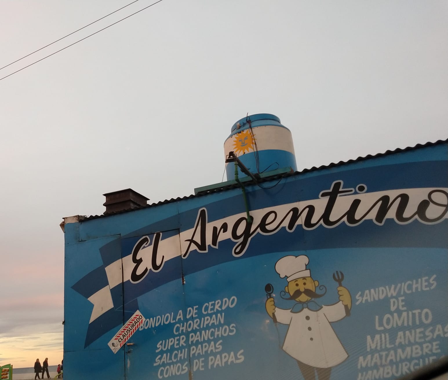 Clausuraron un carro de comidas en la costanera