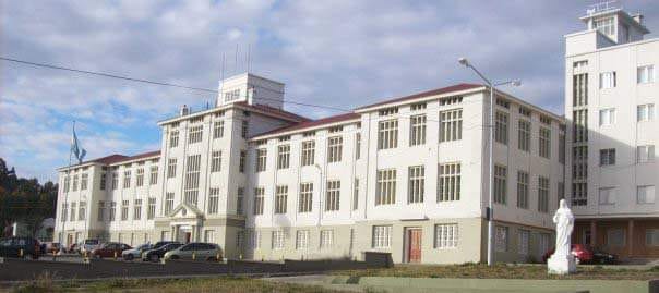 Comodoro Rivadavia: Aislaron a un curso de primaria  por un caso positivo de Covid 19 en el Colegio Dean Funes