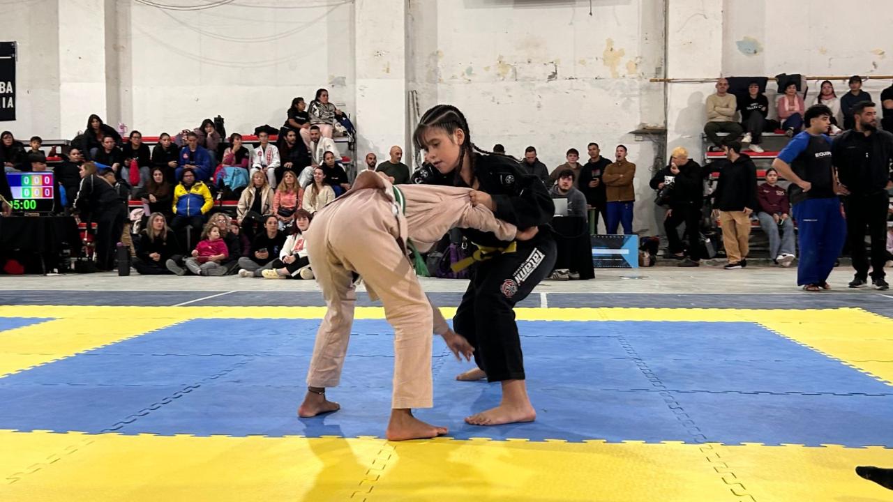 El Jiu Jitsu convocó a más de 150 atletas en Caleta Olivia