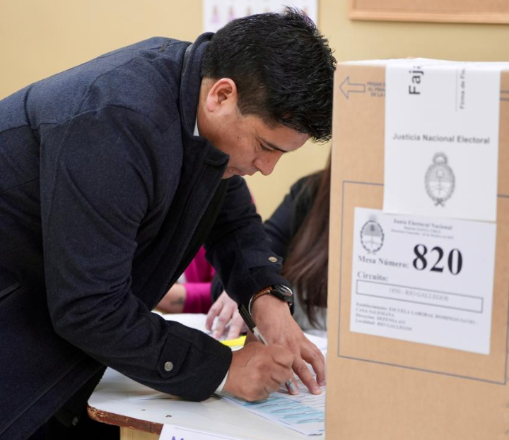 La Justicia sobreseyó a Juan Carlos Molina y a directivos de la fundación