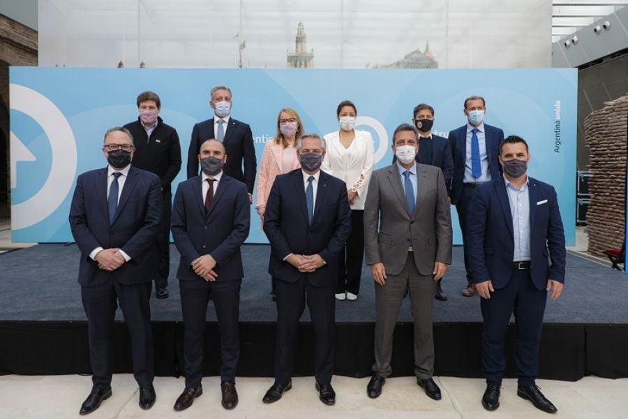 El presidente y los gobernadores/as de la Ofephi presentaron el proyecto de Ley de Promoción de Hidrocarburos