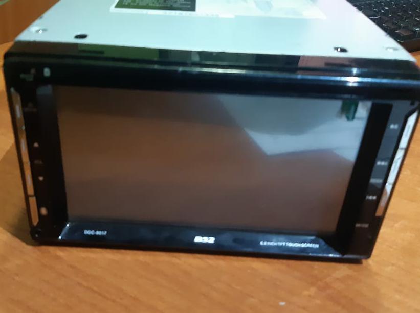 Había robado un estéreo y se lo quiso vender al dueño: cayó como chorlito