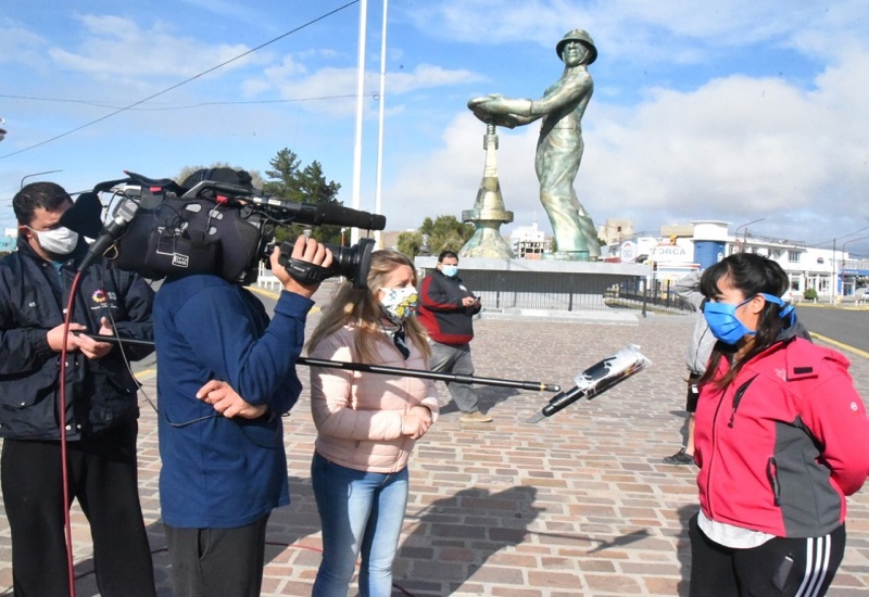 Vecinos de Caleta aprovecharon el móvil de TN para denunciar irregularidades y situaciones de hambre